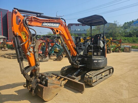  Excavator DX35 (3.5톤) 앞좌측면