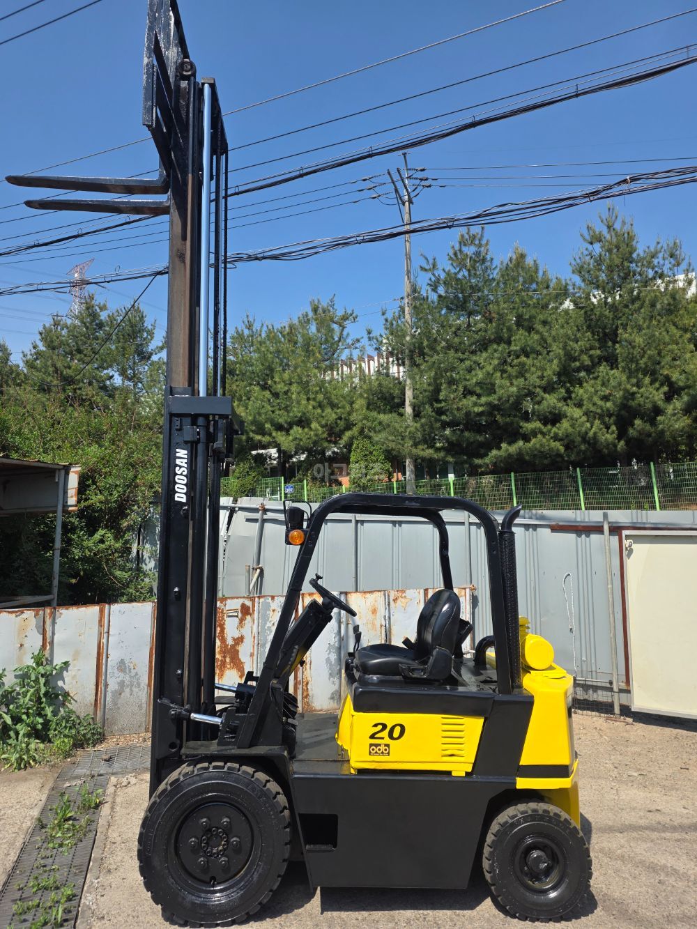  Forklift 두산2톤디젤 (2톤) 뒤우측면