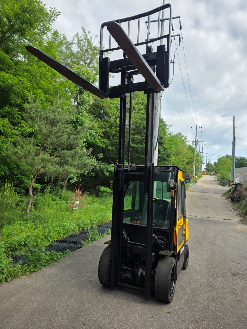 Doosan Forklift 2.5톤 사이드쉬프트 가스 (2.5톤) 뒤우측면