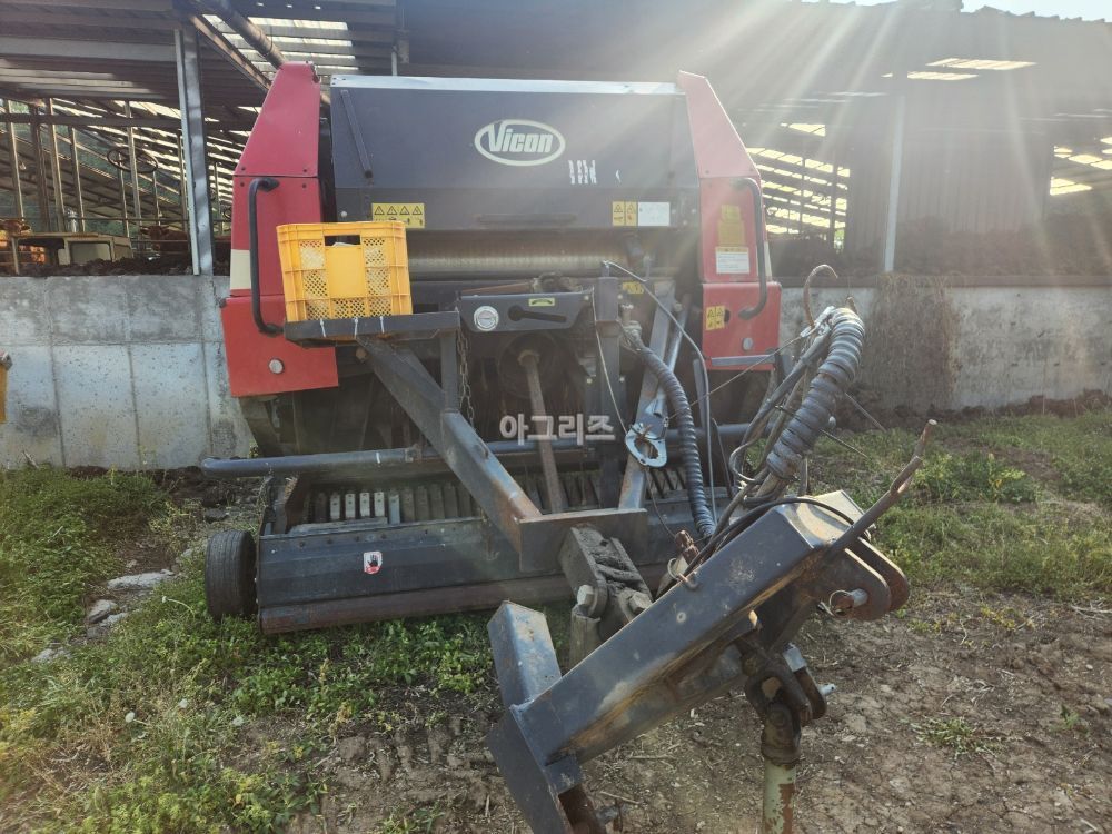  Round Baler RF2125  뒤우측면