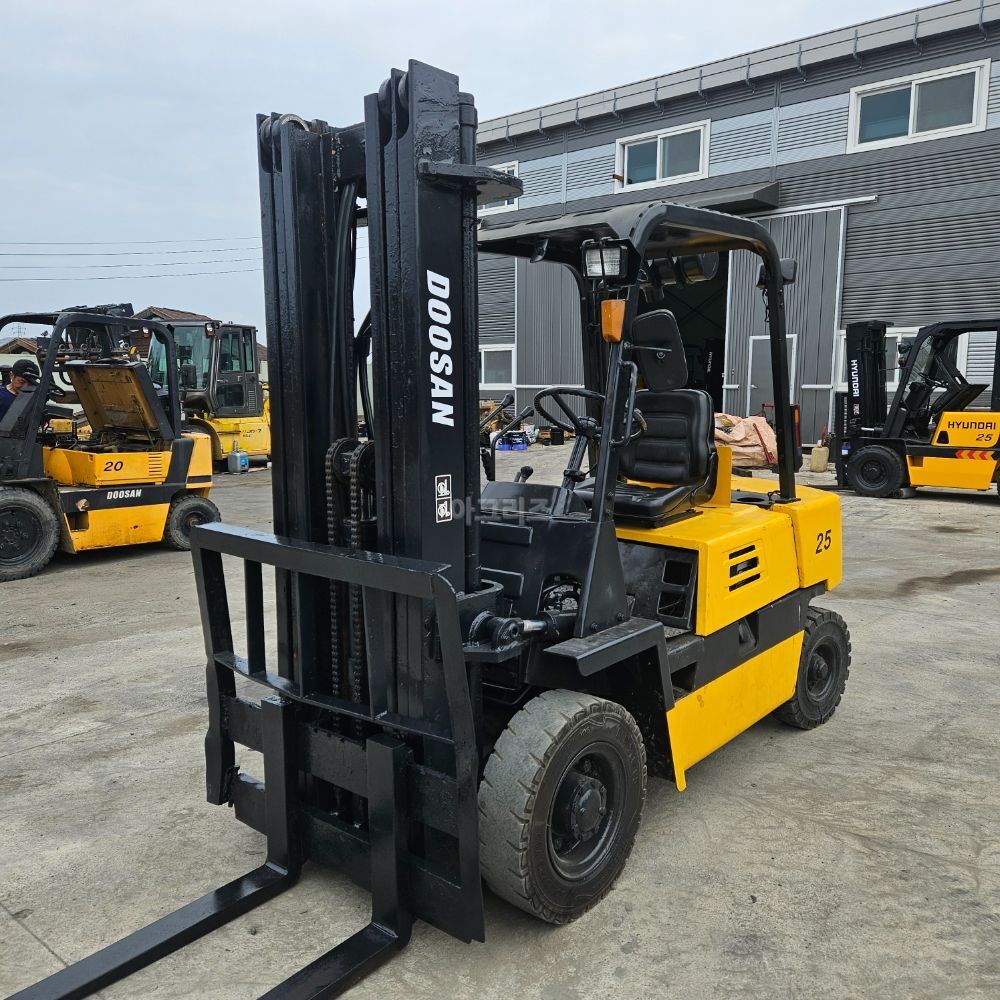 Doosan Forklift FD2.5톤3단 (2.5톤) 뒤우측면