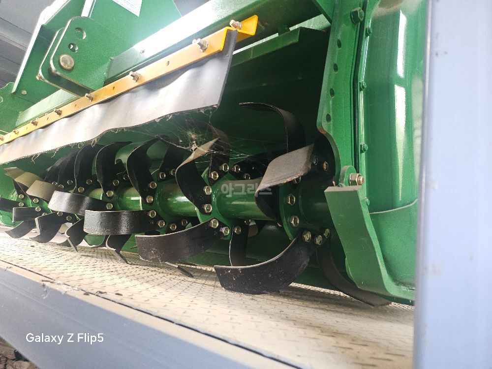  Rotavator WR2150 (경폭215cm) 뒤우측면