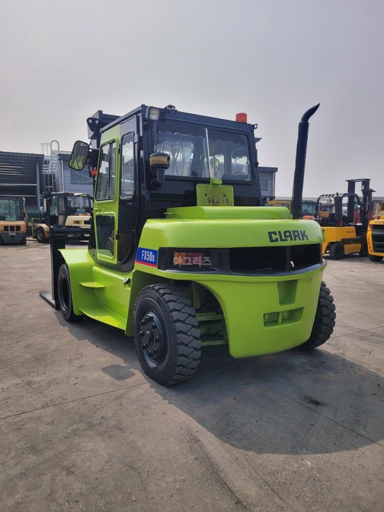 Clark Forklift 삼성클락 5톤 3단마스트 디젤 (5톤) 뒤우측면