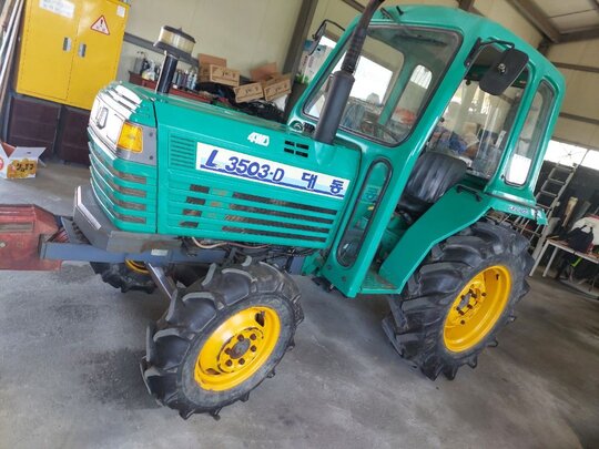 Daedong Tractor 35마력 (35hp) 앞좌측면
