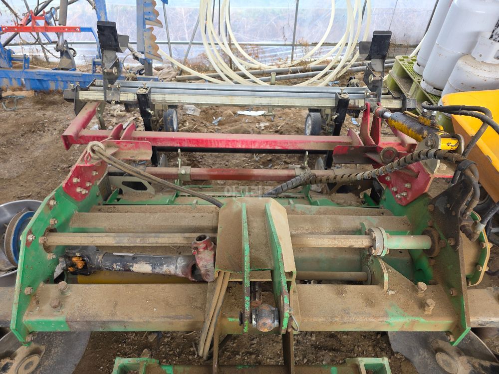  Rotavator 신흥 비닐피복기 (경폭165cm) 뒤우측면