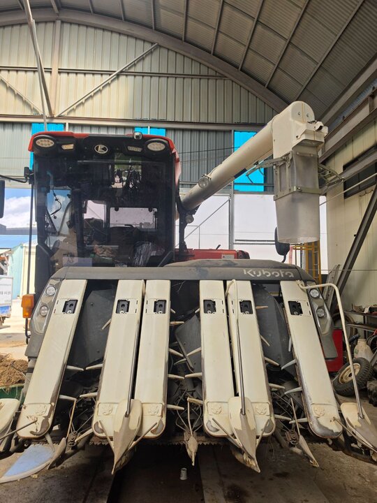 Kubota Combine Harvester ZR6130 (6Rows) 앞좌측면