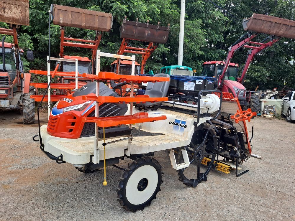 대동 이앙기 DRP60DSZF (6조식) 뒤우측면