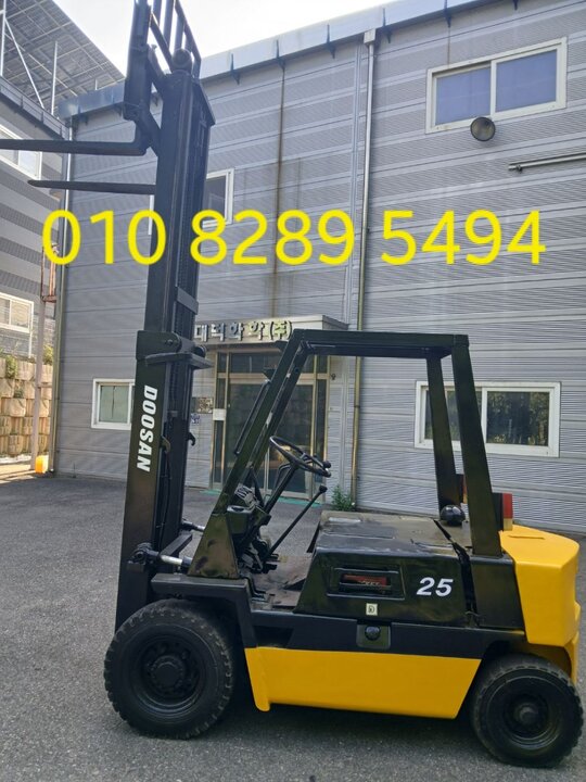 Doosan Forklift FD2.5톤 중고 디젤 (2.5톤) 앞좌측면