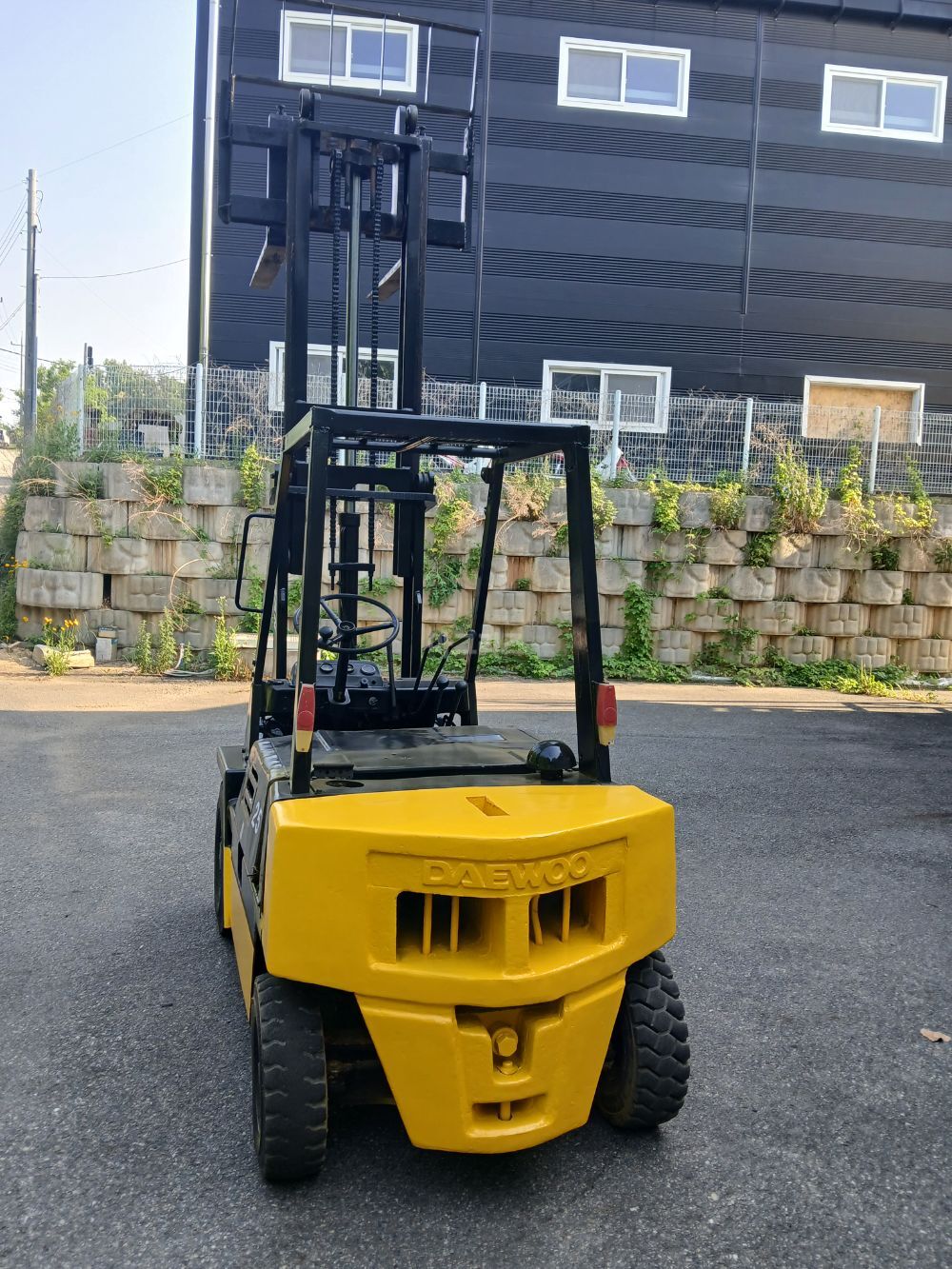 Doosan Forklift FD2.5톤 중고 디젤 (2.5톤) 뒤우측면