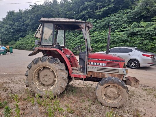 국제 트랙터 F4350-DK (43마력) 앞좌측면