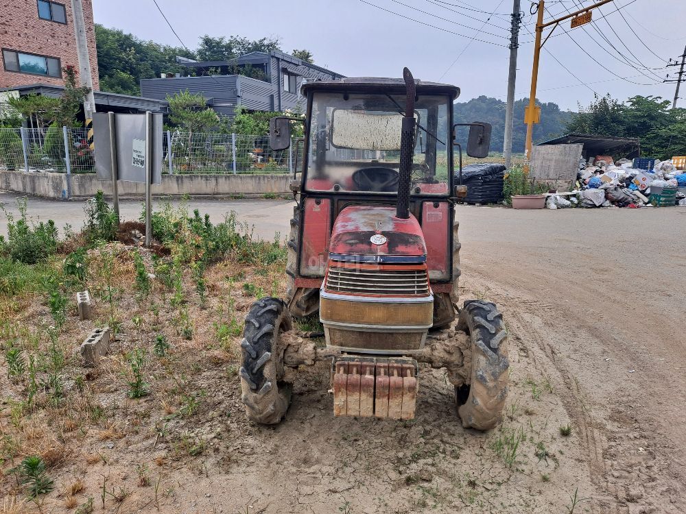 국제 트랙터 F4350-DK (43마력) 뒤우측면