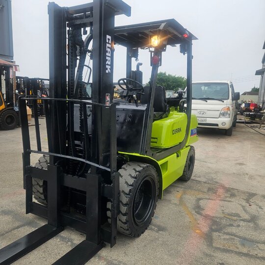  Forklift FX30D (3톤) 앞좌측면