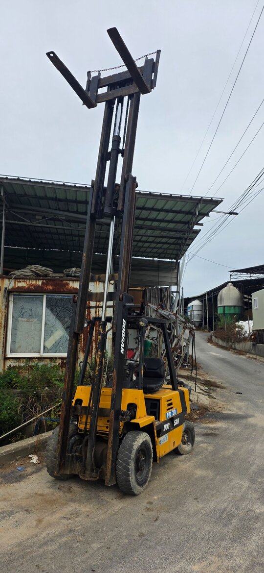 두산 지게차 FD20 (2.0톤) 앞좌측면