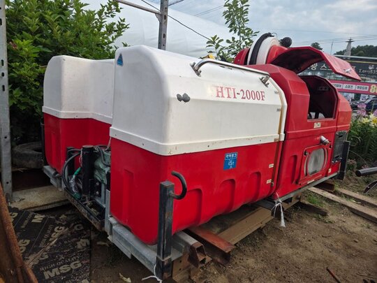  다목적방제차 HTI-2000F  앞좌측면