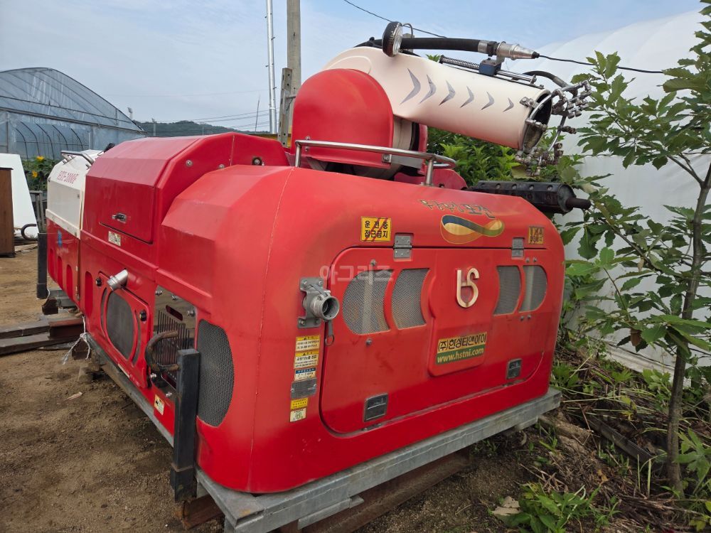  다목적방제차 HTI-2000F  뒤우측면