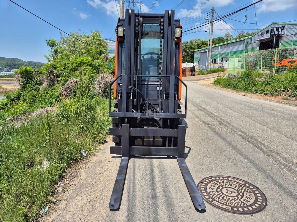 Doosan Forklift D25S-5 (2.5톤) 뒤우측면