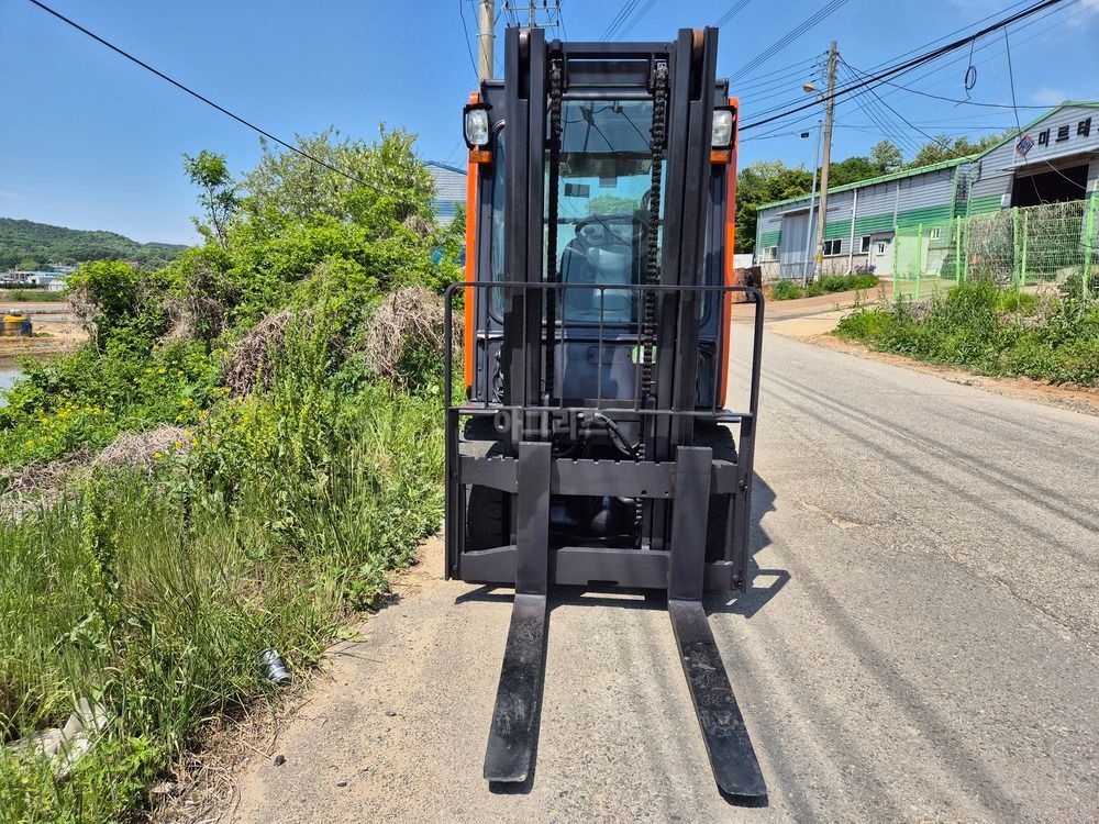 Doosan Forklift D33SE-7 (3.3톤) 뒤우측면