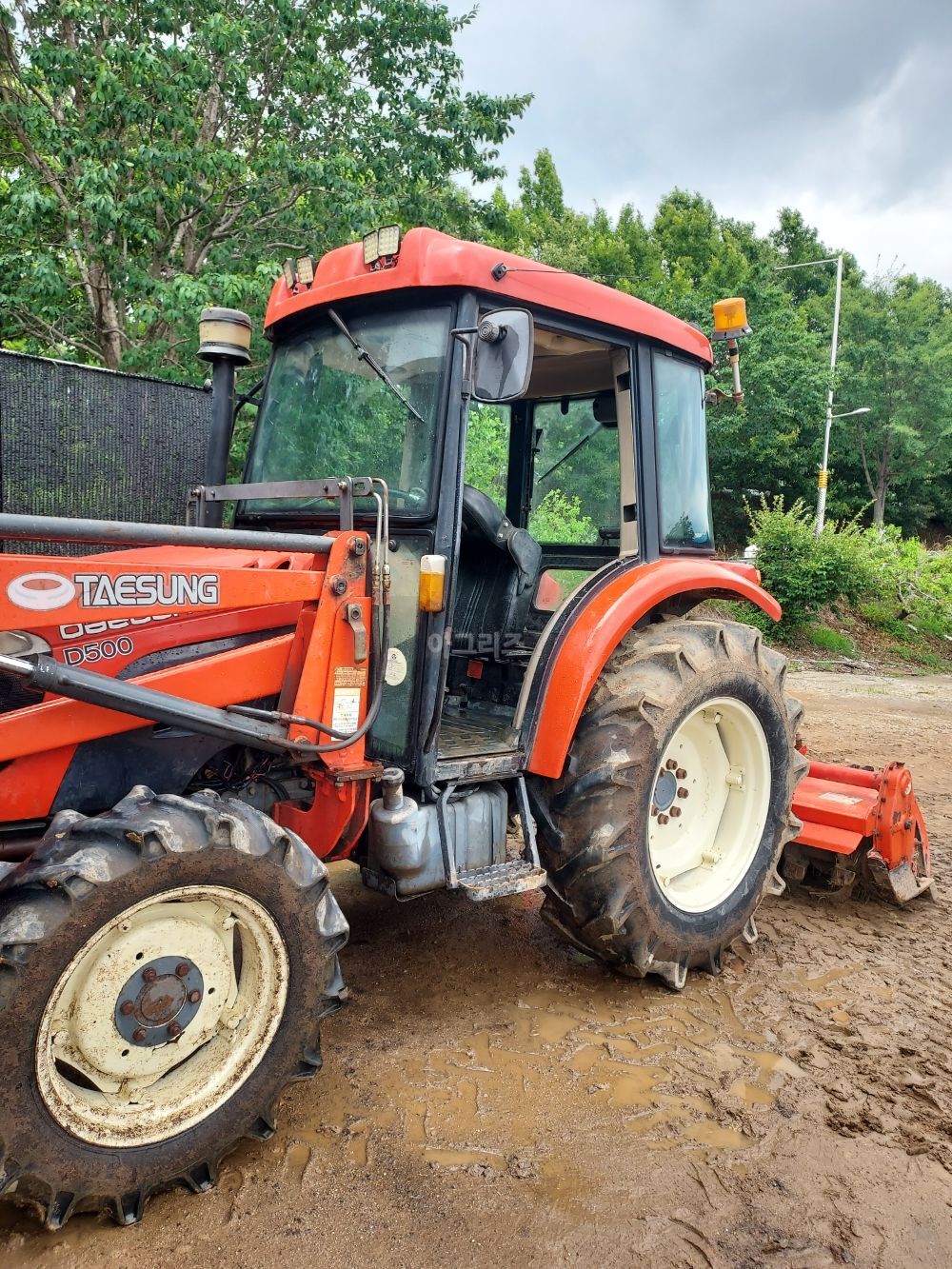 대동 트랙터 D500 (50마력) 뒤우측면