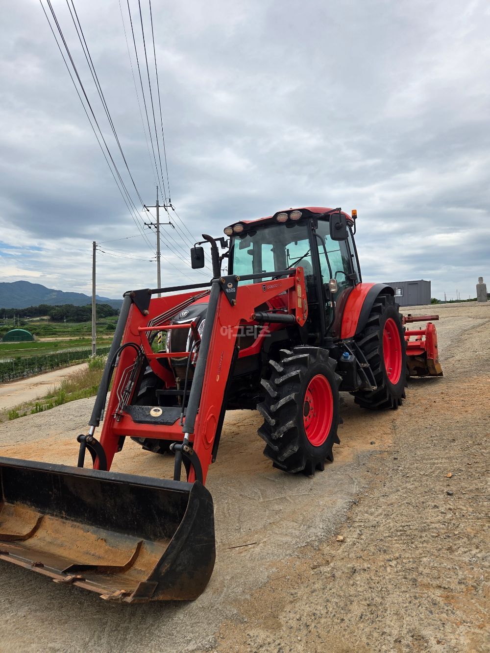 대동 트랙터 PX1300 (125마력) 뒤우측면