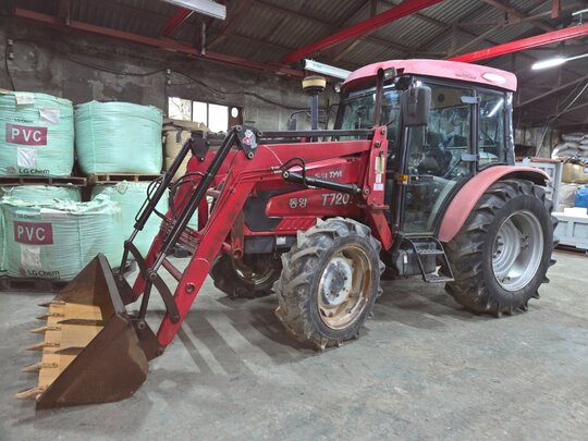 TYM Tractor T720 (72hp) 앞좌측면