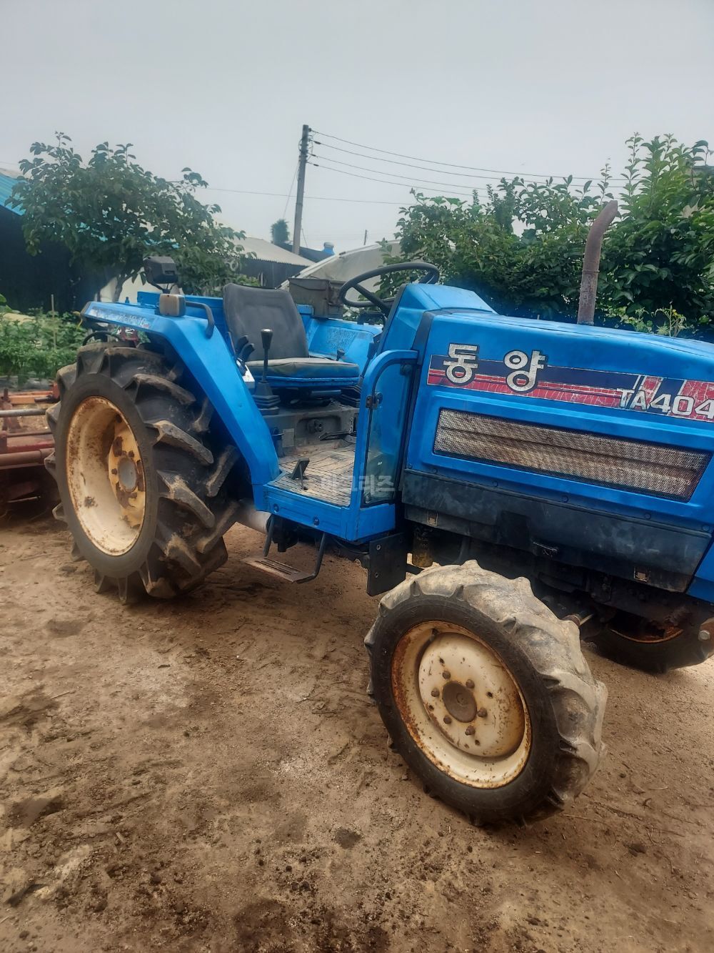 TYM 트랙터 TA4040 (41마력) 뒤우측면