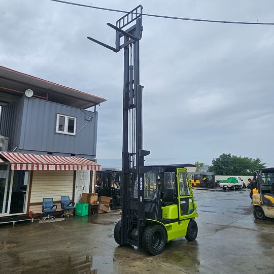 Clark Forklift FX30D 하이3단 (3톤) 앞좌측면