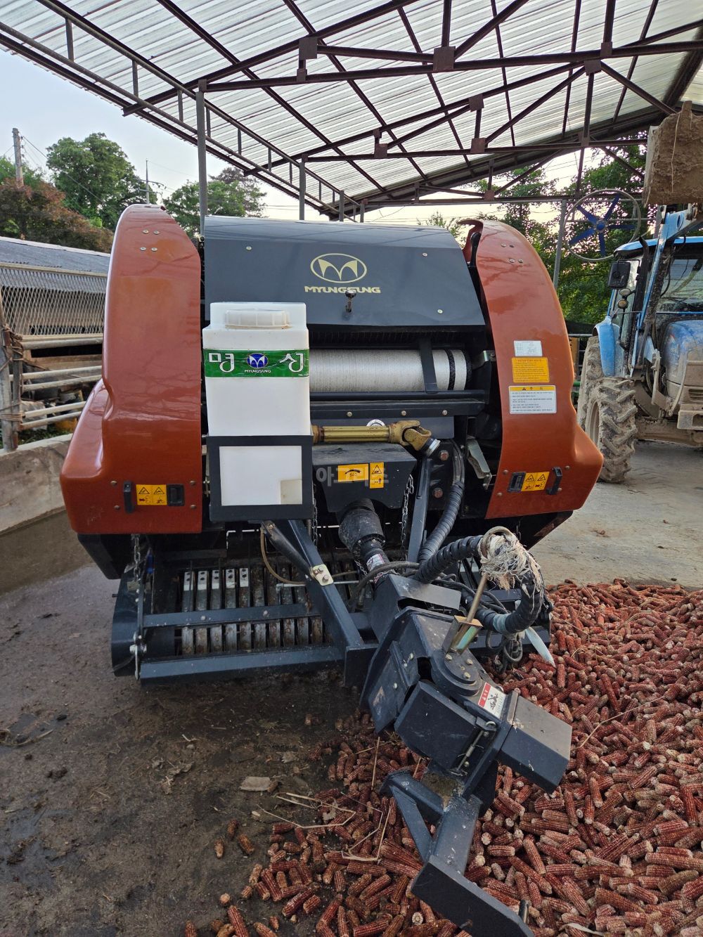  Round Baler RB1100DF  뒤우측면