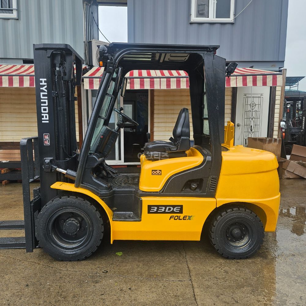 Hyundai Forklift 포렉스33DE (3.3톤) 뒤우측면