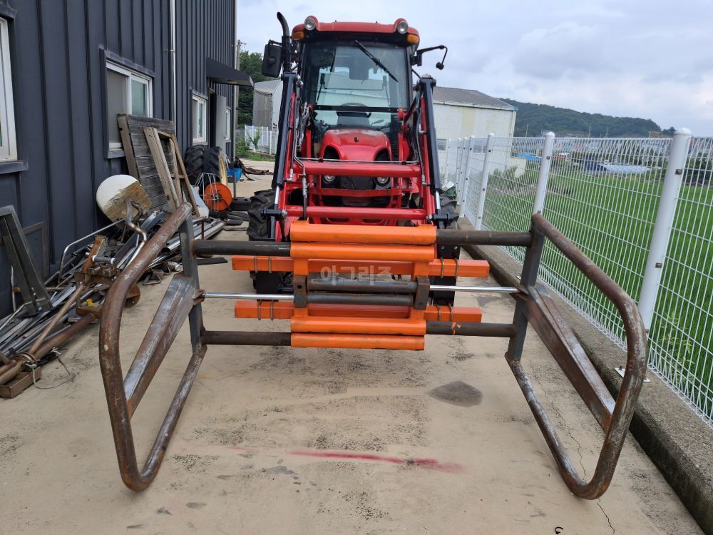 Kukje Tractor 6015 (60hp) 뒤우측면