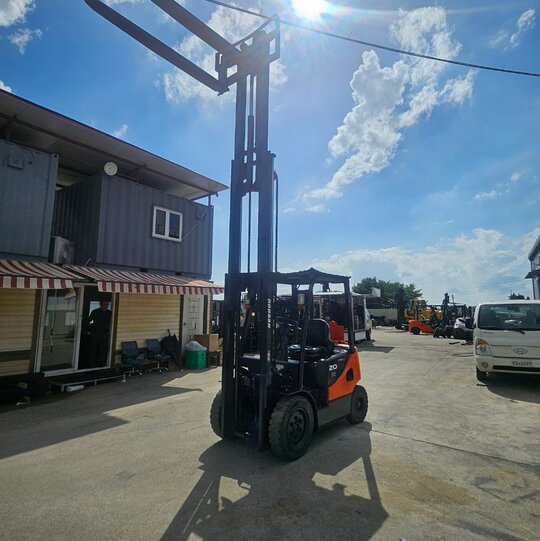 Doosan Forklift D20S-5 (2톤) 앞좌측면