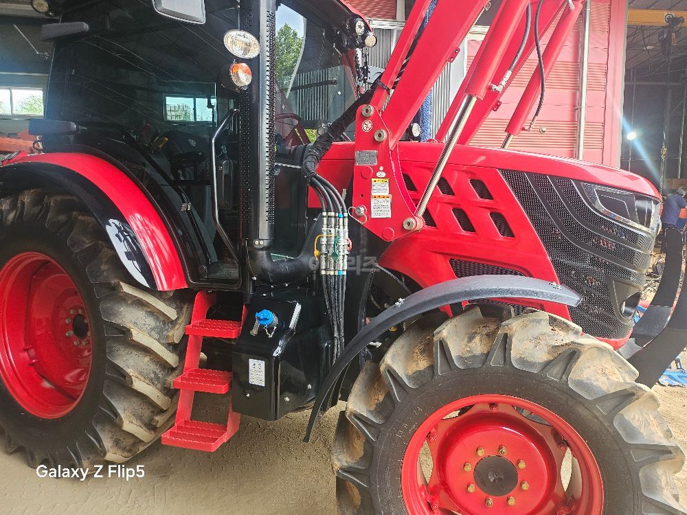 TYM Tractor K110E (111hp) 뒤우측면
