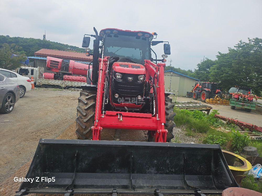 TYM 트랙터 K110E (111마력) 뒤우측면