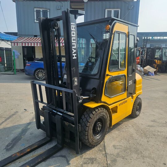 Hyundai Forklift HDF2.5톤사이드쉬프트 (2.5톤) 앞좌측면