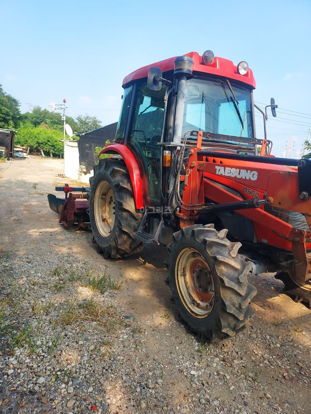 Daedong Tractor D500 (50hp) 뒤우측면