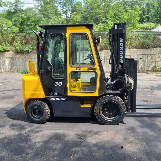 Doosan Forklift 3톤 (3톤) 앞좌측면