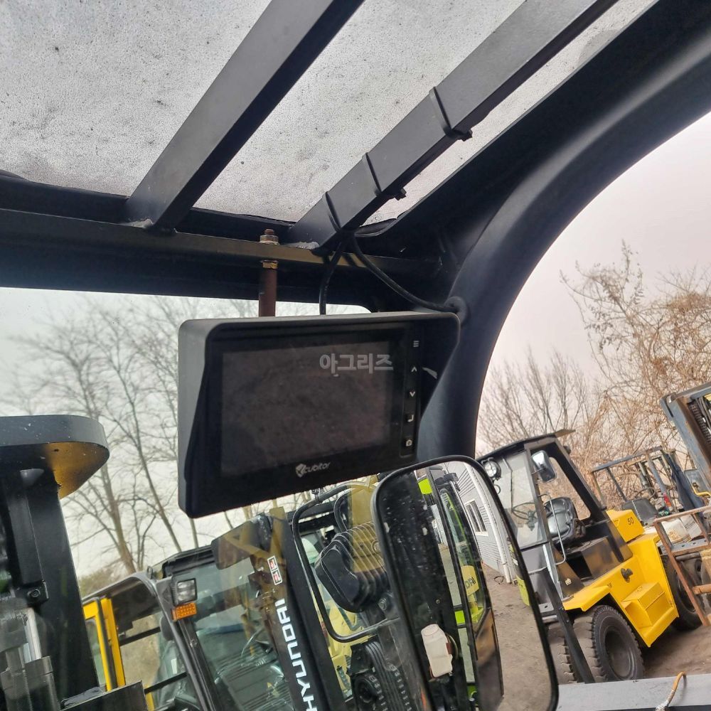 Clark Forklift 3톤 (2.98톤) 뒤우측면