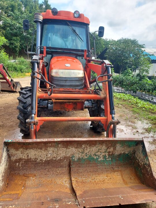 Daedong Tractor D500 (50hp) 앞좌측면
