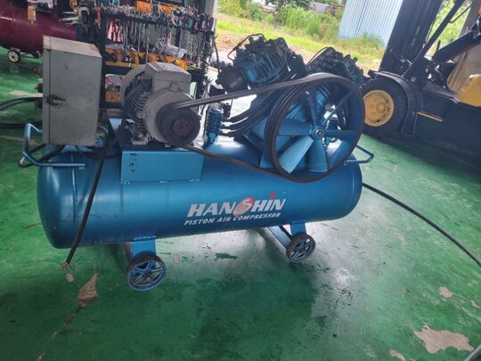  한신콤푸레샤 10HP 한신콤푸레사10HP 상태좋아요 앞좌측면