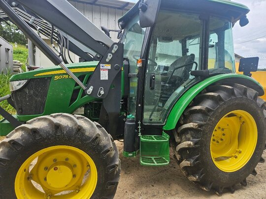 TYM 트랙터 T750 (75마력) 앞좌측면