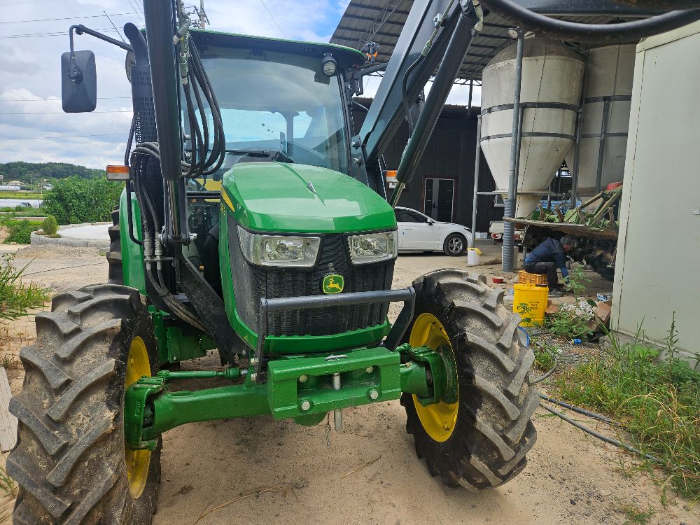 TYM 트랙터 T750 (75마력) 뒤우측면