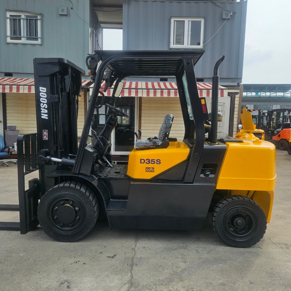 Doosan Forklift D35S-2 (3.5톤) 뒤우측면
