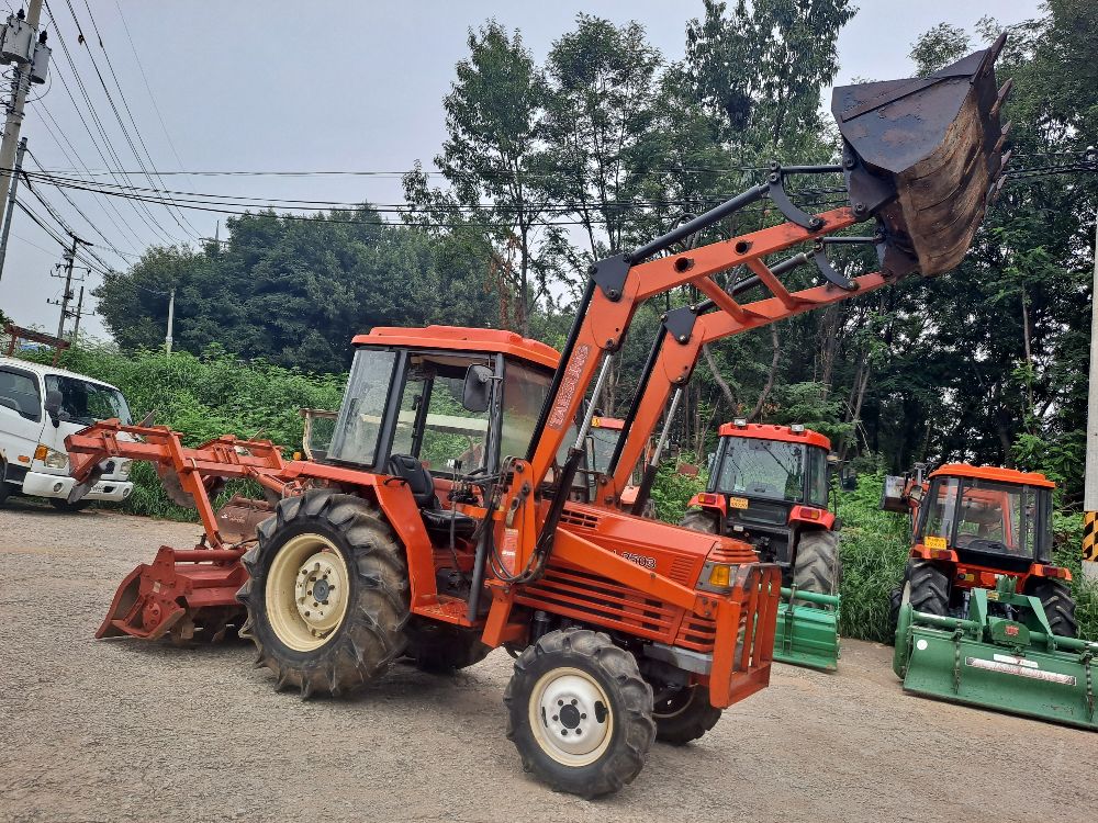 대동 트랙터 L3503 (35마력) 뒤우측면