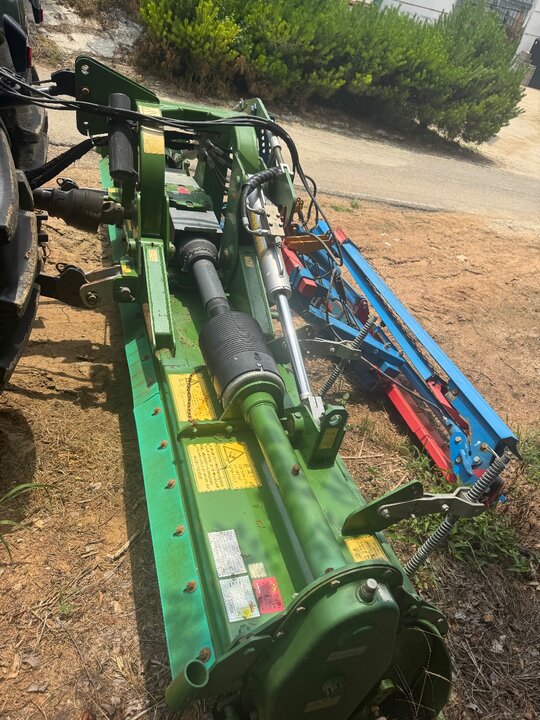첼리 로타리 e400p제트써레 (경폭400cm) 앞좌측면