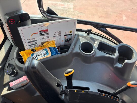 Yanmar Tractor YT470 (70hp) 앞좌측면