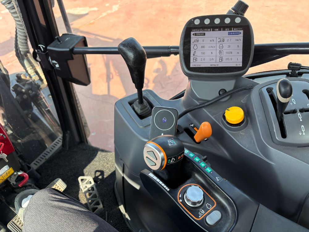 Yanmar Tractor YT470 (70hp) 뒤우측면