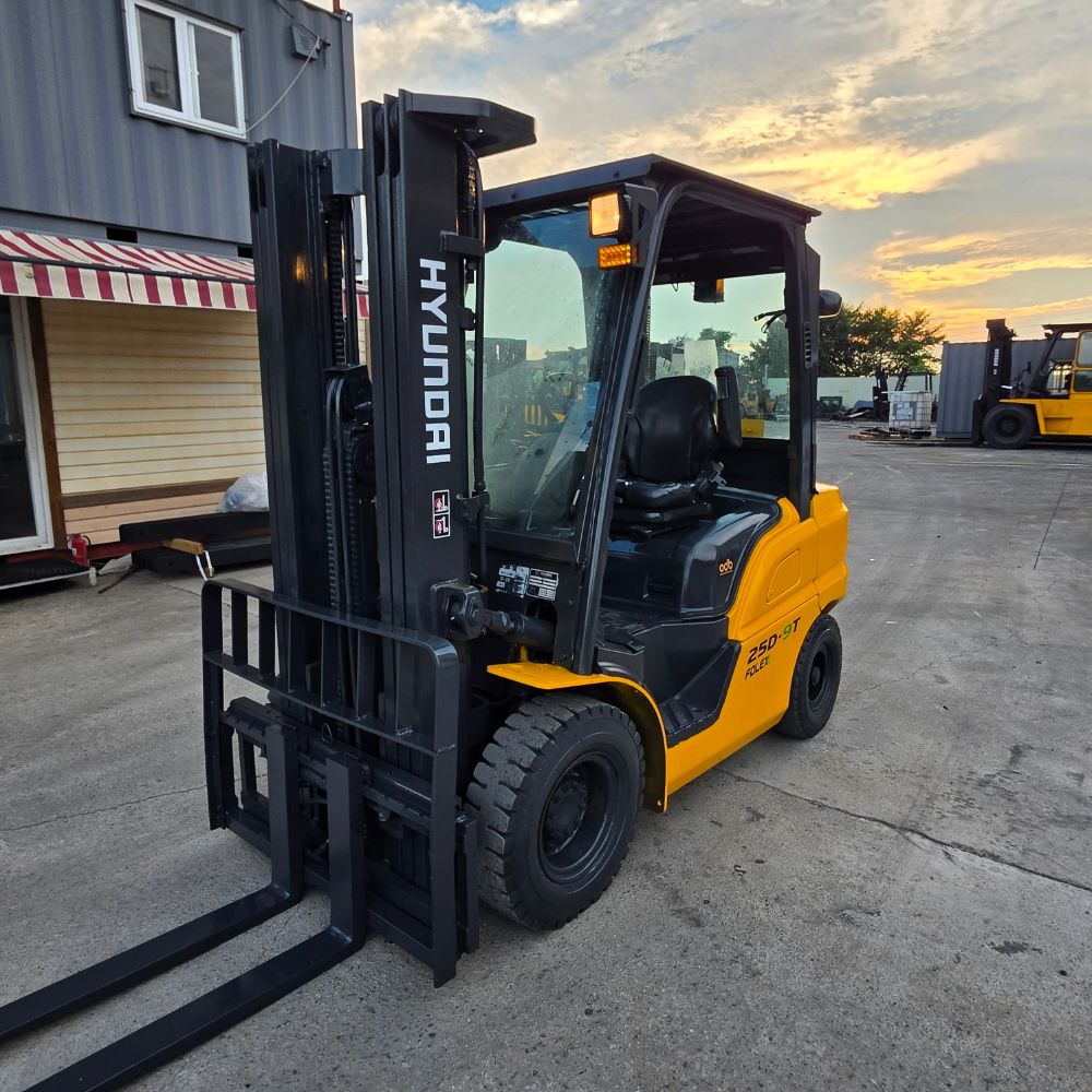 Hyundai Forklift 포렉스25D-9T 3단사이드쉬프트 (2.5톤) 뒤우측면