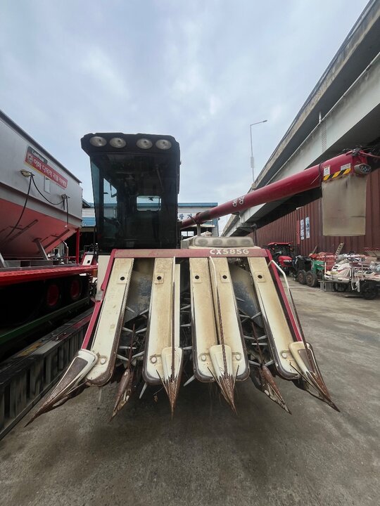 TYM Combine Harvester CX585G (5Rows) 앞좌측면