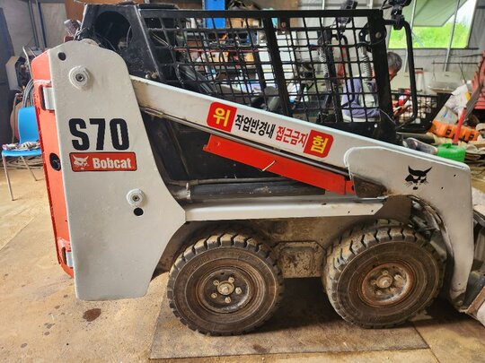 두산바브캣 S70 BOBCAT 앞좌측면