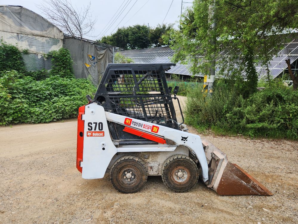BOBCAT 스키드로더 S70 뒤우측면