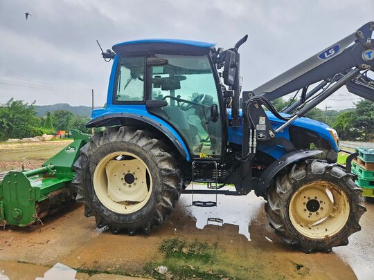 LS Tractor XP7074 (74hp) 앞좌측면